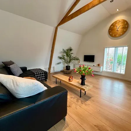 アパート Achter De Duinen カストリクム